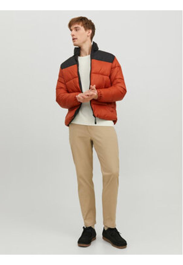 Jack & Jones - Jack&Jones Kurtka zimowa 12235860 Pomarańczowy Regular Fit. Kolor: pomarańczowy. Materiał: syntetyk. Sezon: zima