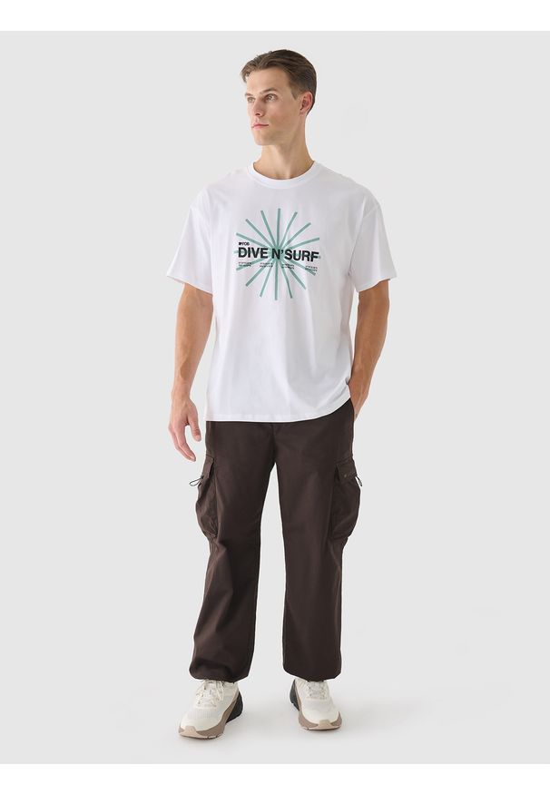 4f - 4F T-shirt regular z nadrukiem męski - biały L. Okazja: na co dzień. Kolor: biały. Materiał: dzianina, jersey, bawełna. Długość rękawa: krótki rękaw. Długość: krótkie. Wzór: nadruk. Styl: casual, klasyczny, sportowy