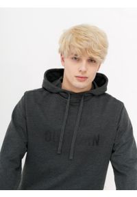 outhorn - Bluza nierozpinana z kapturem męska. Typ kołnierza: kaptur. Materiał: dzianina, bawełna, poliester, dresówka. Wzór: nadruk #3