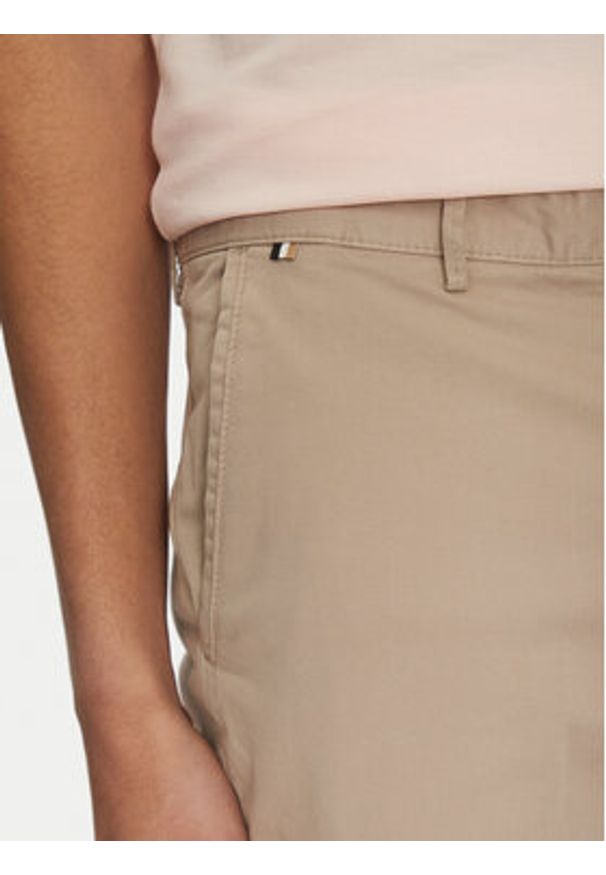 BOSS Szorty materiałowe 50487993 Beżowy Slim Fit. Kolor: beżowy. Materiał: bawełna