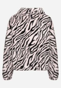 Born2be - Jasnoróżowa Futrzana Kurtka w Zebrę o Prostym Kroju ze Ściągaczem i Kieszeniami Velsomi. Kolor: różowy. Materiał: futro. Wzór: motyw zwierzęcy. Styl: elegancki #4