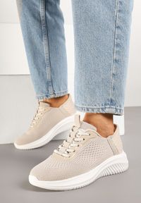 Renee - Beżowe Buty Sportowe Sneakersy z Siateczki na Podeszwie z Tłoczeniami Kortebia. Okazja: na co dzień. Zapięcie: sznurówki. Kolor: beżowy. Materiał: jeans #3