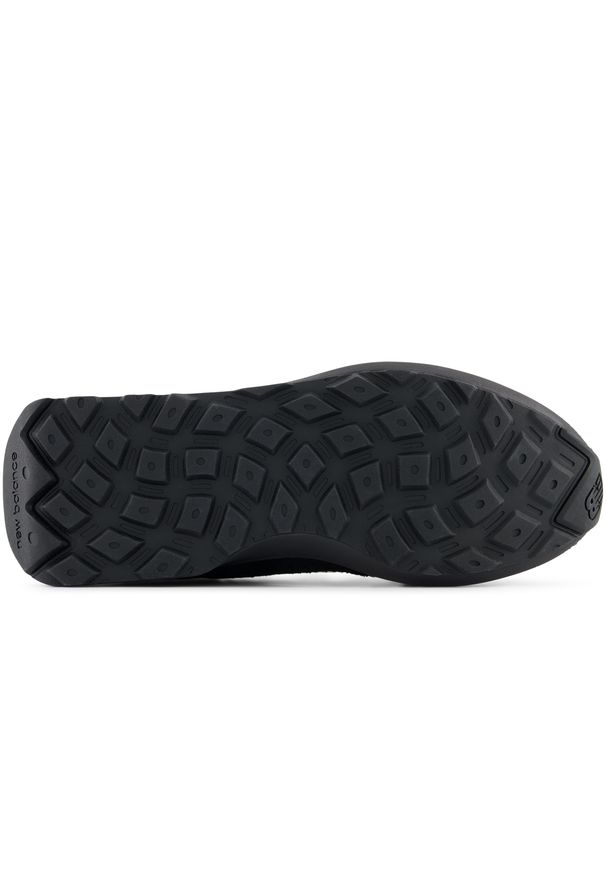 Buty unisex New Balance U370PB – czarne. Kolor: czarny. Materiał: skóra, zamsz. Szerokość cholewki: normalna. Sezon: lato