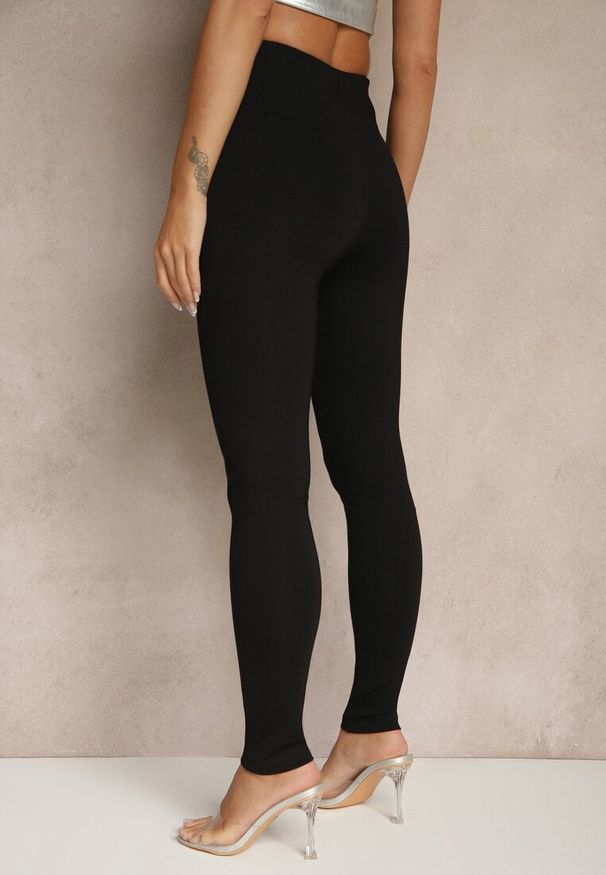 Renee - Czarne Spodnie z Wiskozą o Kroju Skinny Zdobione Imitacją Kieszeni Nalivelle. Okazja: na co dzień. Kolor: czarny. Materiał: wiskoza. Wzór: aplikacja. Styl: elegancki, casual