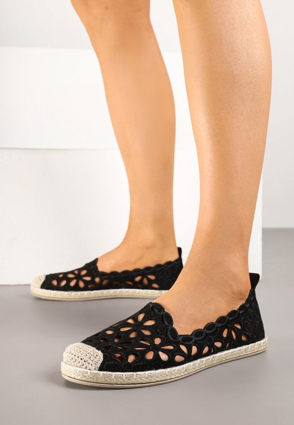 Renee - Czarne Ażurowe Espadryle z Plecionym Noskiem Merovianna. Okazja: na co dzień. Kolor: czarny. Wzór: ażurowy. Sezon: lato. Styl: klasyczny, casual
