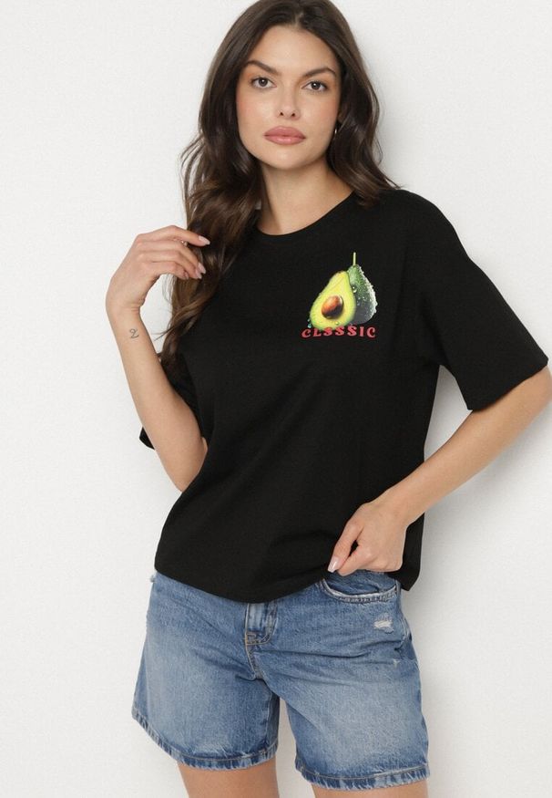 Born2be - Czarny T-shirt z Bawełną i Motywem Awokado Addixa. Okazja: na co dzień. Kolor: czarny. Materiał: bawełna. Styl: klasyczny, casual