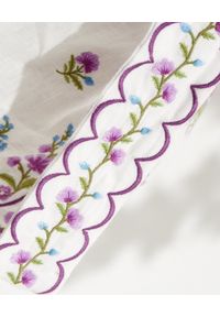 ZIMMERMANN - Białe spodenki z kwiatowym haftem. Stan: podwyższony. Kolor: biały. Wzór: haft, kwiaty. Sezon: lato #5
