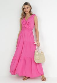 Born2be - Fuksjowa Sukienka Maxi z Marszczoną Gumką w Pasie i Wiązaniem na Plecach Vaida. Typ kołnierza: kołnierz z falbankami. Kolor: różowy. Długość rękawa: bez rękawów. Długość: maxi #2