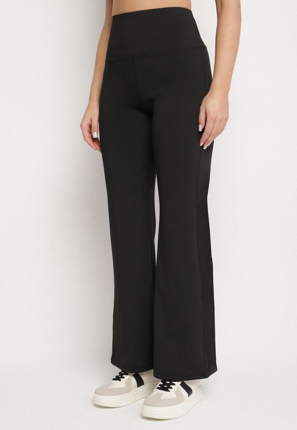 Born2be - Czarne Legginsy Dzwony z Wysokim Stanem i Szeroką Gumką w Talii Idoreia. Okazja: na co dzień. Stan: podwyższony. Kolor: czarny. Styl: casual, elegancki