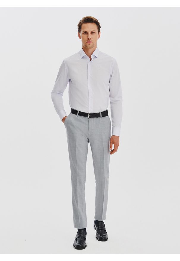 Pako Lorente - PAKO LORENTE - Błękitna koszula męska z kontrastowym wykończeniem. Kolor: niebieski. Materiał: bawełna. Długość rękawa: długi rękaw. Długość: długie