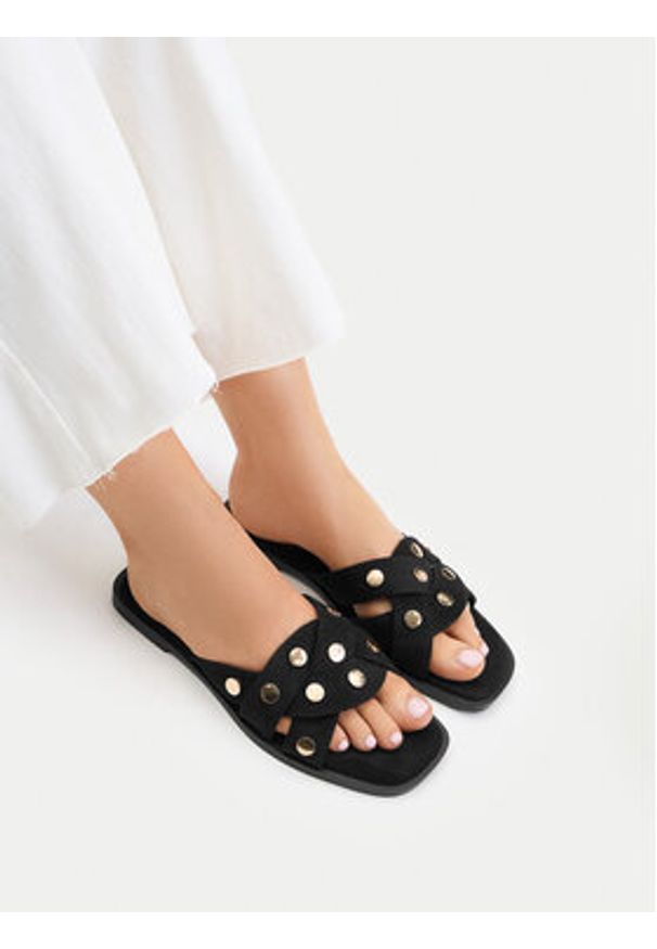 DeeZee Klapki CEO-HY2650-4 Czarny. Kolor: czarny. Materiał: materiał