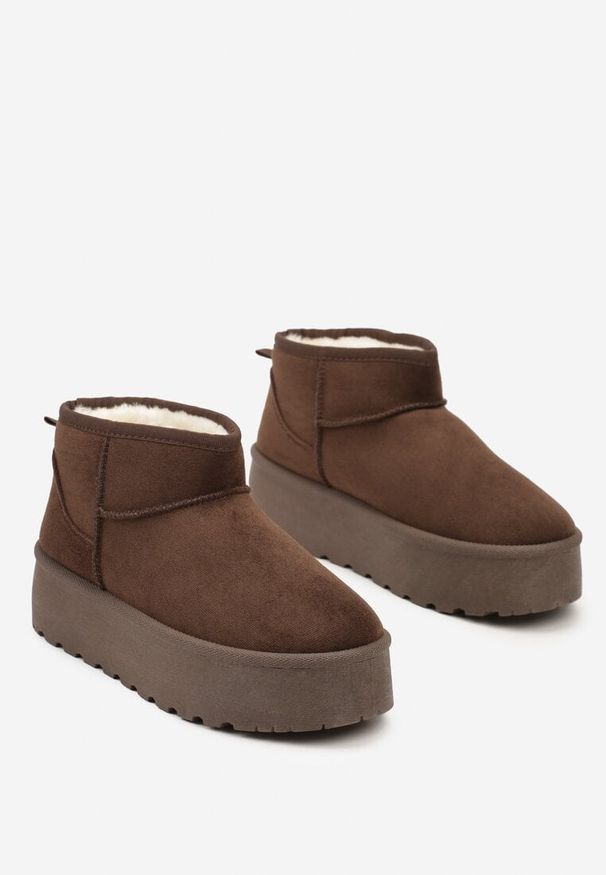 Renee - Ciemnobrązowe Krótkie Śniegowce na Grubej Podeszwie Jellert. Okazja: na co dzień. Kolor: brązowy. Materiał: jeans, dzianina, puch, futro. Styl: casual