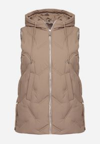 Born2be - Ciemnobeżowa Przejściowa Kamizelka z Pikowanymi Przeszyciami i Kapturem Fesolira. Okazja: na co dzień. Kolekcja: plus size. Kolor: beżowy. Materiał: jeans. Styl: casual, sportowy #4