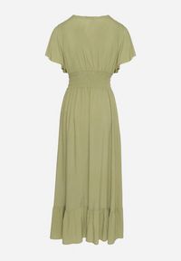 Born2be - Zielona Wiskozowa Kopertowa Sukienka o Rozkloszowanym Kroju Nellrive. Okazja: na co dzień. Typ kołnierza: dekolt w serek. Kolor: zielony. Materiał: wiskoza. Długość rękawa: krótki rękaw. Typ sukienki: kopertowe. Styl: casual, elegancki #3