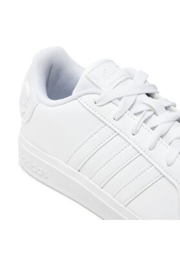 Adidas - adidas Sneakersy STAR WARS Grand Court 2.0 K IH7532 Biały. Kolor: biały. Materiał: skóra. Wzór: motyw z bajki