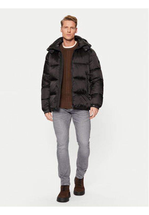 JOOP! Kurtka zimowa 17 JO-125Ambro 30044256 Czarny Regular Fit. Kolor: czarny. Materiał: syntetyk. Sezon: zima