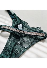 Intica - Stringi koronkowe z cyrkoniami na specjalne okazje Lovisa. Kolor: czerwony. Materiał: koronka. Wzór: aplikacja #10