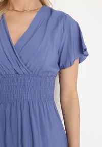 Born2be - Niebieska Sukienka z Wiskozy Saede. Okazja: na co dzień. Kolor: niebieski. Materiał: wiskoza. Wzór: gładki. Sezon: lato. Typ sukienki: kopertowe. Styl: casual. Długość: mini #6