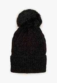 Born2be - Czarna Czapka z Pomponem Zdobiona Warkoczowym Splotem Emmirae. Kolor: czarny. Materiał: dzianina, jeans. Wzór: aplikacja, ze splotem. Styl: klasyczny, casual, elegancki, sportowy #1