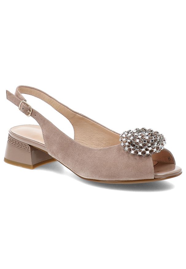 Sandały damskie S.Barski, ze skóry naturalnej z efektowną biżuteryjną ozdobą i stabilnym obcasem, beżowe, CR61-3030. Kolor: beżowy. Materiał: skóra. Wzór: aplikacja. Obcas: na obcasie. Wysokość obcasa: średni