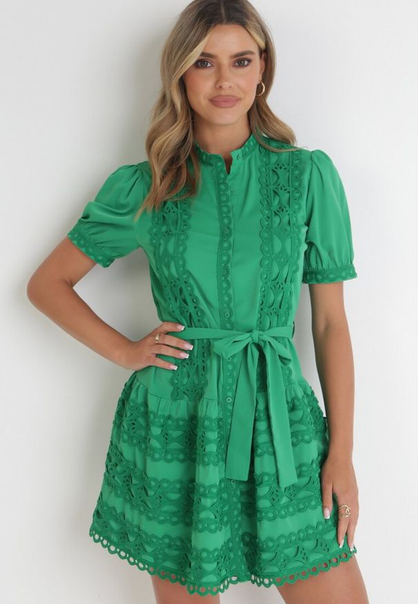 Born2be - Zielona Sukienka Rozkloszowana z Koronką i Wiązanym Paskiem Alphonsina. Kolor: zielony. Materiał: koronka. Wzór: koronka