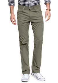 Wrangler - WRANGLER SPODNIE MĘSKIE ARIZONA MOSS GREEN W12OS5330 112126451. Materiał: materiał