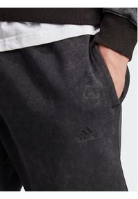 Adidas - adidas Spodnie dresowe ALL SZN Garment Wash IJ6932 Czarny Regular Fit. Kolor: czarny. Materiał: bawełna #2