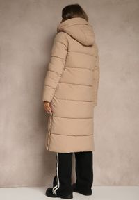 Renee - Beżowa Zimowa Kurtka z Pikowanymi Przeszyciami Kapturem i Bocznymi Napami Alarisse. Okazja: na imprezę, na co dzień. Kolor: beżowy. Materiał: jeans. Sezon: zima. Styl: casual