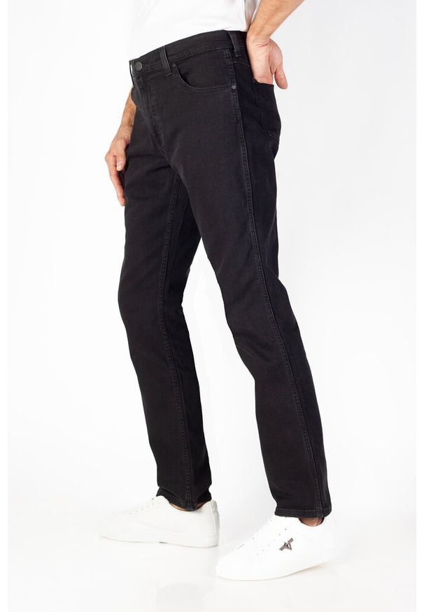 Wrangler - WRANGLER MĘSKIE SPODNIE JEANSOWE GREENSBORO PRESSURE 112339307 W15Q015079