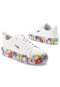 Sneakersy damskie Filippo, cholewka ze skóry naturalnej klasyczna niska forma z wiązaniem masywna platforma z dekoracyjnym wzorem wygodny miejski fas. Okazja: na co dzień. Kolor: biały. Materiał: skóra. Szerokość cholewki: normalna. Obcas: na platformie #5