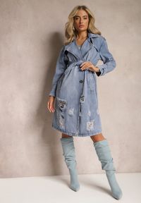 Renee - Niebieski Jeansowy Płaszcz Kurtka o Długim Wiązanym Fasonie z Przetarciami Arilessa. Kolor: niebieski. Materiał: jeans. Długość: długie