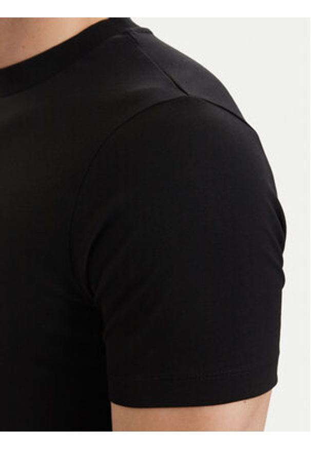 Karl Lagerfeld - KARL LAGERFELD T-Shirt 755040 563225 Czarny Regular Fit. Typ kołnierza: dekolt w karo. Kolor: czarny. Materiał: bawełna