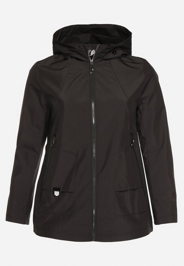 Born2be - Czarna Kurtka Wiatrówka z Nieodpinanym Kapturem i Ściągaczami Mevaria. Okazja: na spacer, na co dzień. Typ kołnierza: kaptur. Kolekcja: plus size. Kolor: czarny. Materiał: tkanina, jeans. Styl: casual