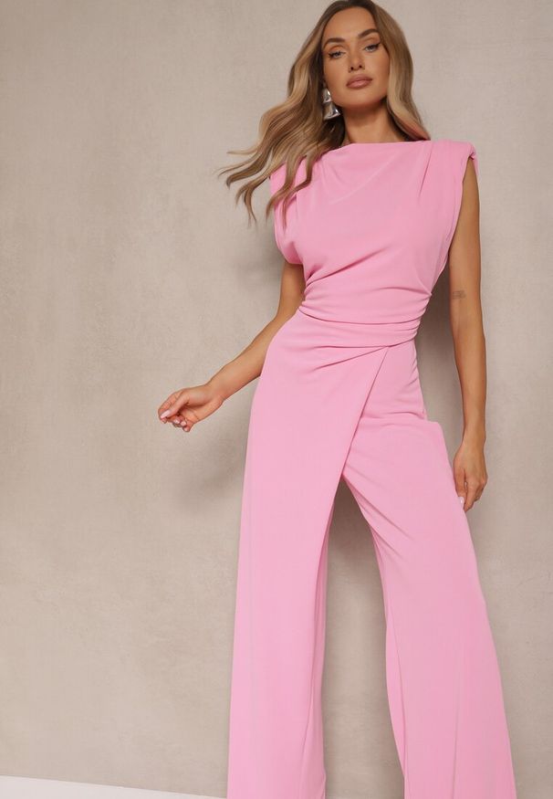 Renee - Różowy Kombinezon Bez Rękawów z Szeroką Nogawką i Marszczeniem Sepellia. Kolor: różowy. Długość rękawa: bez rękawów. Styl: elegancki