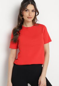 Born2be - Czerwony Bawełniany T-shirt o Klasycznym Kroju z Okrągłym Dekoltem Ethelina. Kolor: czerwony. Materiał: bawełna. Styl: klasyczny #4