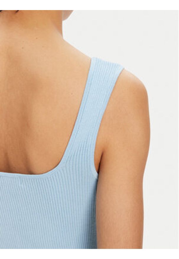 Vero Moda Top Willow 10326450 Niebieski Slim Fit. Kolor: niebieski. Materiał: wiskoza