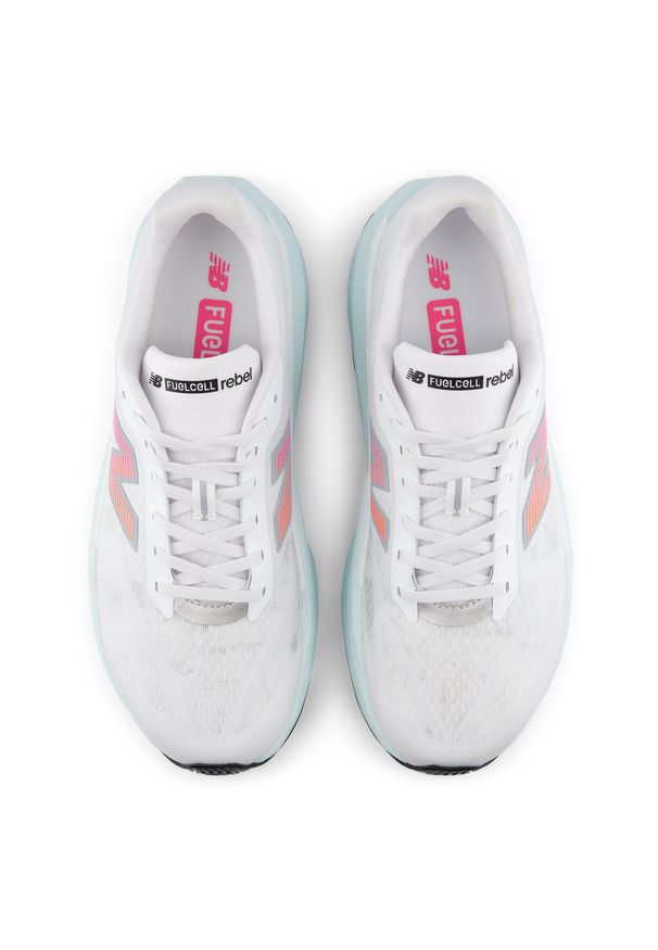 Buty męskie New Balance FuelCell Rebel v5 MFCX1WY – białe. Kolor: szary. Materiał: materiał, syntetyk, guma. Szerokość cholewki: normalna. Wzór: geometria. Sport: fitness, bieganie