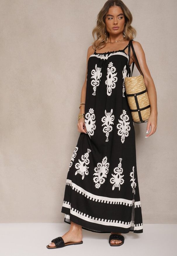 Renee - Czarna Rozkloszowana Sukienka na Ramiączkach w Ornamentalny Print Reveleine. Okazja: na co dzień. Typ kołnierza: dekolt w serek. Kolor: czarny. Długość rękawa: na ramiączkach. Wzór: nadruk. Styl: casual