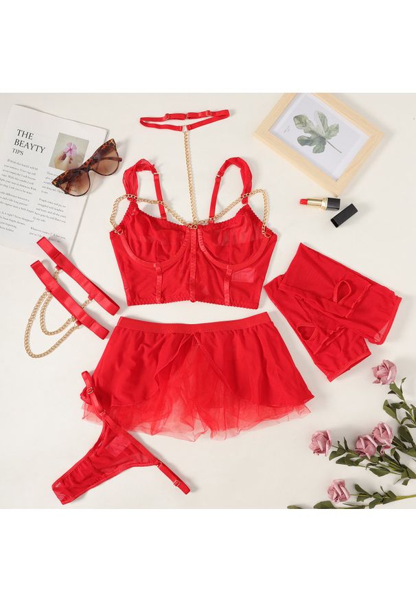 Intica - Komplet bielizny gładkiej z subtelnymi wykończeniami Suvikki. Kolor: czerwony. Materiał: materiał. Wzór: gładki