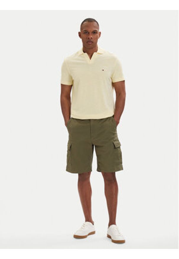 TOMMY HILFIGER - Tommy Hilfiger Szorty materiałowe Twill Cargo MW0MW42350 Khaki Relaxed Fit. Kolor: brązowy. Materiał: bawełna
