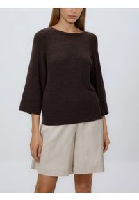 Reserved - Gładki sweter - brązowy. Kolor: brązowy. Materiał: dzianina. Wzór: gładki
