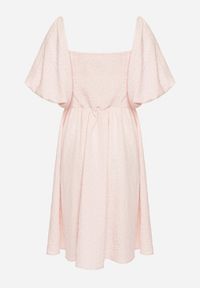 Born2be - Różowa Sukienka o Rozkloszowanym Kroju z Bufiastymi Rękawami Maradora. Okazja: na co dzień. Typ kołnierza: dekolt kwadratowy. Kolor: różowy. Styl: casual #4