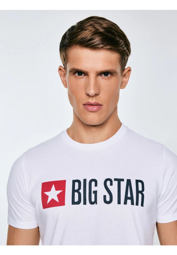 Big-Star - Koszulka męska z logo BIG STAR biała Quado 101. Okazja: na co dzień. Kolor: biały. Materiał: dresówka, denim, dzianina, jeans. Wzór: nadruk. Sezon: wiosna. Styl: klasyczny, casual