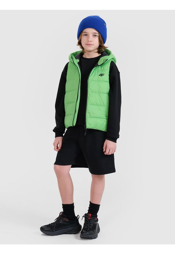 4f - 4F Bezrękawnik puchowy z wypełnieniem syntetycznym chłopięcy - zielony 140 (9-10 lat). Okazja: na co dzień. Typ kołnierza: kołnierzyk stójkowy, kaptur. Kolor: zielony. Długość: długie. Wzór: gładki. Materiał: syntetyk, puch. Długość rękawa: bez rękawów. Sezon: lato. Styl: casual, klasyczny, sportowy