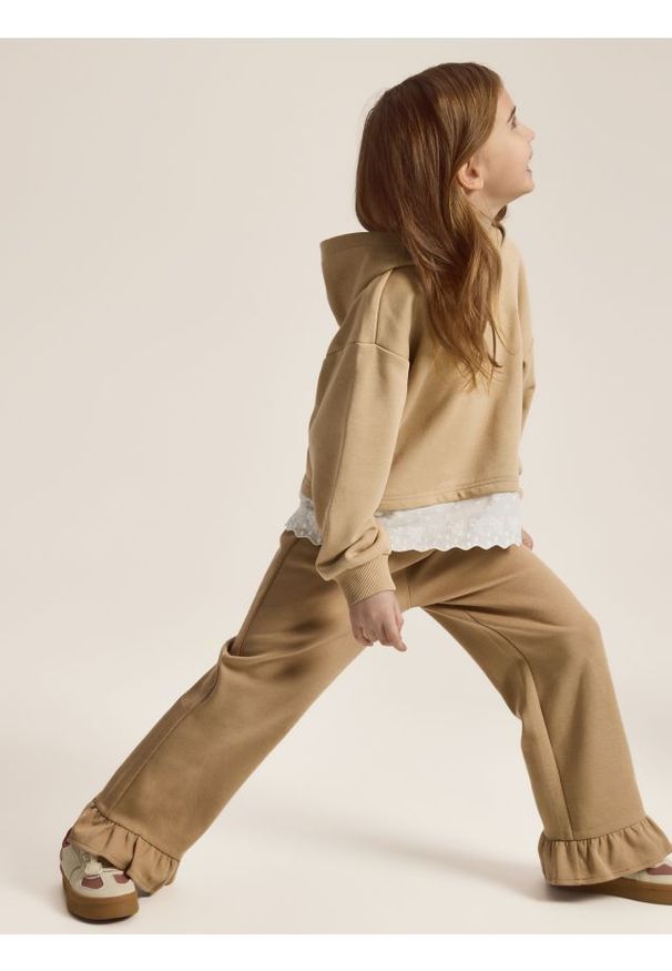 Reserved - Bawełniana bluza z koronką - beżowy. Kolor: beżowy. Materiał: bawełna, koronka. Wzór: koronka