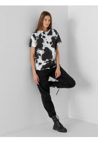 outhorn - T-shirt oversize z nadrukiem damski. Okazja: na co dzień. Materiał: bawełna, materiał. Wzór: nadruk. Styl: sportowy, casual #3