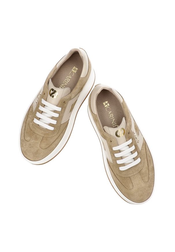 Beżowe Sneakersy Carinii Modne Obuwie Damskie Na Platformie. Okazja: na co dzień, na spacer. Kolor: beżowy. Materiał: zamsz. Obcas: na platformie. Styl: elegancki, casual