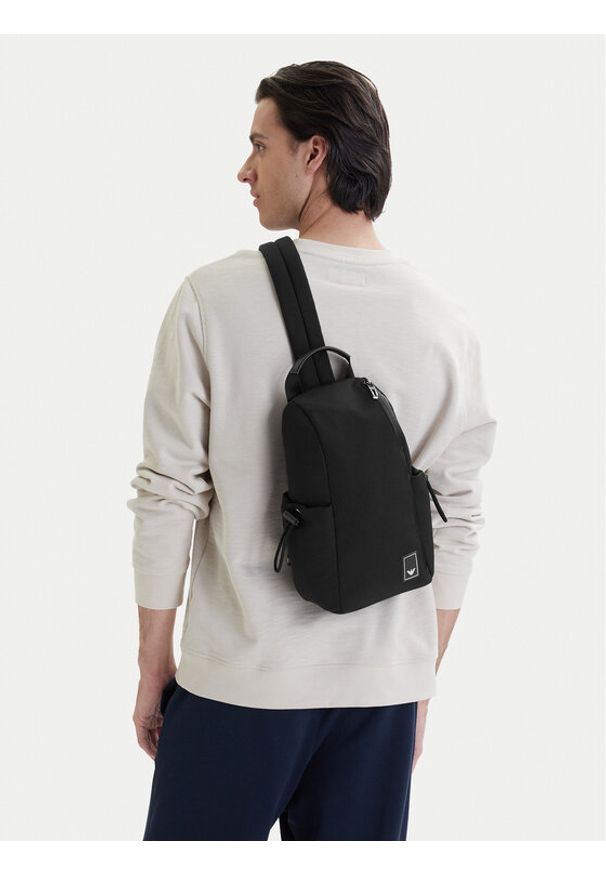 Emporio Armani Plecak EM005661 AF22391 UB118 Granatowy. Kolor: niebieski. Materiał: materiał