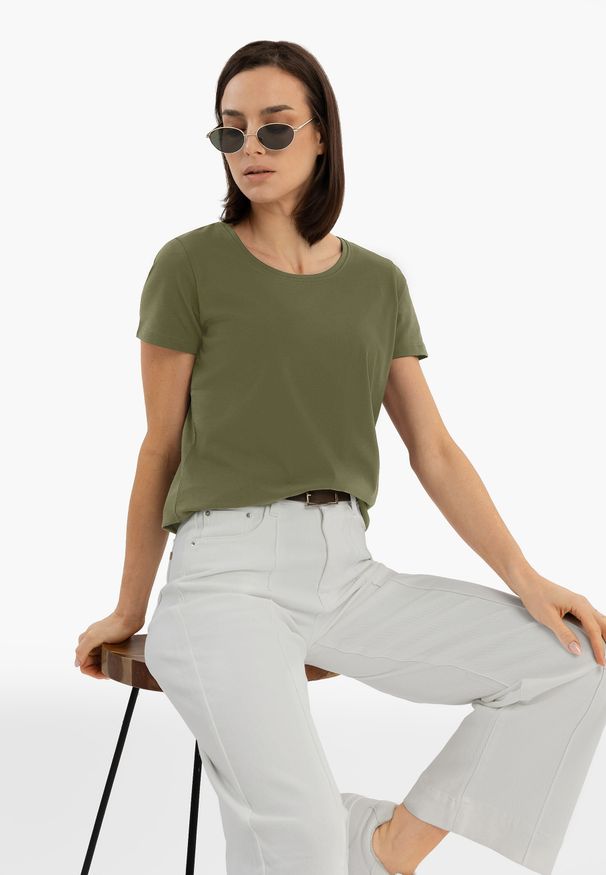 Volcano - Koszulka basic T-DIANA. Kolor: brązowy. Materiał: materiał. Długość rękawa: krótki rękaw. Długość: krótkie. Wzór: gładki. Styl: klasyczny