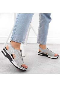 Komfortowe sandały damskie wsuwane Rieker V59B5-90 szare. Zapięcie: bez zapięcia. Kolor: szary #7